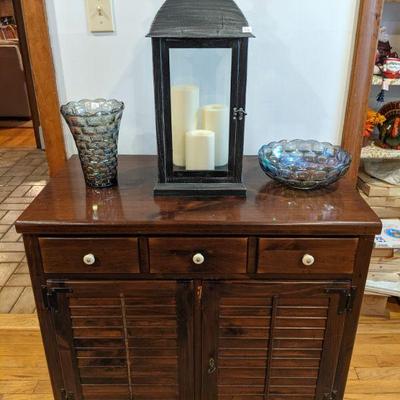 Small Ethan Allen cabinet 