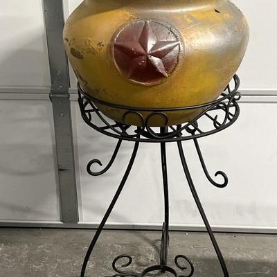 Clay Painted Planter w/ Star on Metal Stand