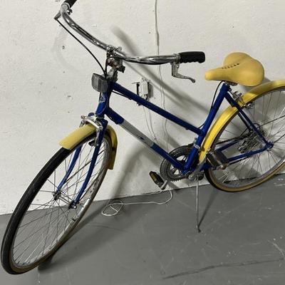 Free Spirit Womenâ€™s Blue & Yellow Bike