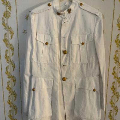 US Navy white WW2 officerâ€™s jacketâ€”comes with photo
