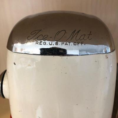 Vintage Ice-O-Matic, classy ice for classy cocktails