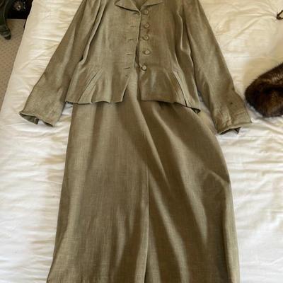 Fabulous vintage and antique clothesâ€”mens and womenâ€™s and childrenâ€”1890s, 1920s, 1930s, 1940s, 1950s, 1960s, 1970s, 1980sâ€”Lake...