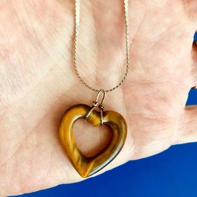 HTH058 Tigers Eye Heart SS Necklace 