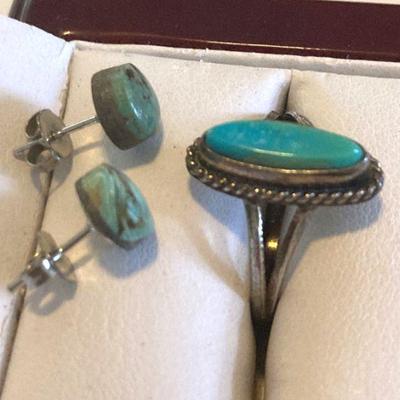 HTH136 Turquoise Ring & Posts