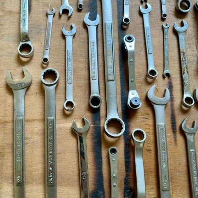 HTH123 Assortment Of Wrenches - Standard & Metric