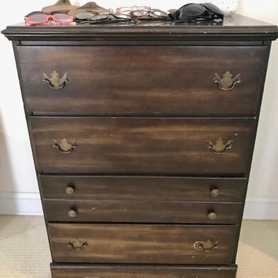 chest of drawers $89
30 X 17 X 49