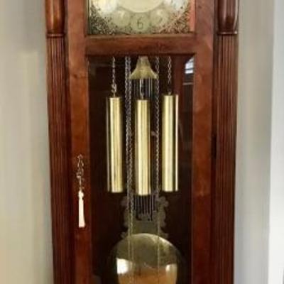 Ridgeway 1993 grandfather's clock $650
model 330
22 X 11 X 82