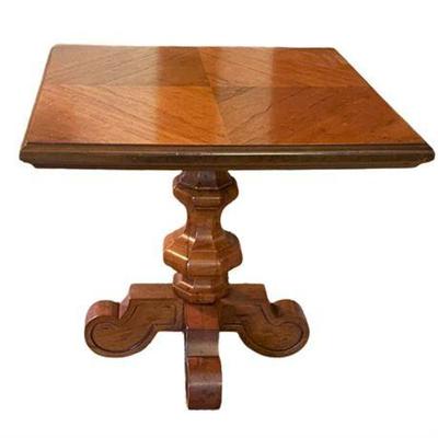 Lot 007  
Drexel Furniture Pedestal Side Table