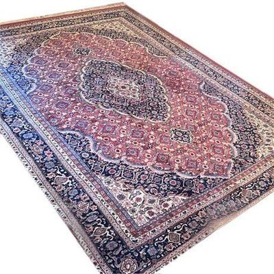 Lot 039 
Turkish Inspired Hand Woven Dining Room Wool Rug