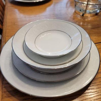 Noritake China - Ranier Pattern
