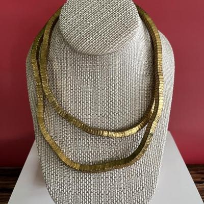 Cool, modern gold necklace