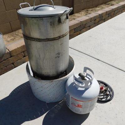 Custom made, all stainless, outdoor cooker. Has crab boiler/ crawfish pot inside. For water or Oil cooking. (turkey) Twice the size of a...