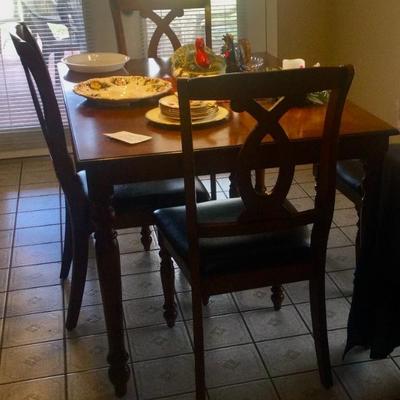  Realfast table and 4 chairs