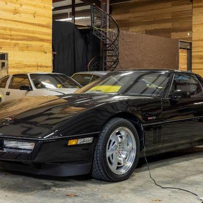 1990 Corvette ZR1
5.7 Lit/380 hp, 6 speed
3,435 miles, VIN #: 1G1YZ223J6L5801539
Only 3,049 produced
$50,500