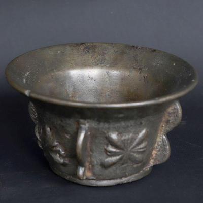 https://www.liveauctioneers.com/auctioneer/4859/scollard-auctions/