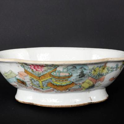 Qing Dynasty Chinese Porcelain Serving Dish