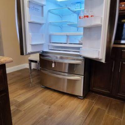 LG SS French Door Refrigerator/Freezer 