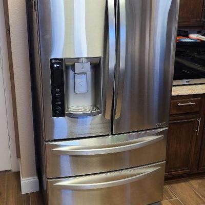 LG SS French Door Refrigerator/Freezer 