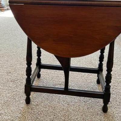 Antique dropleaf table