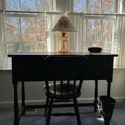 Country style writing table & chair