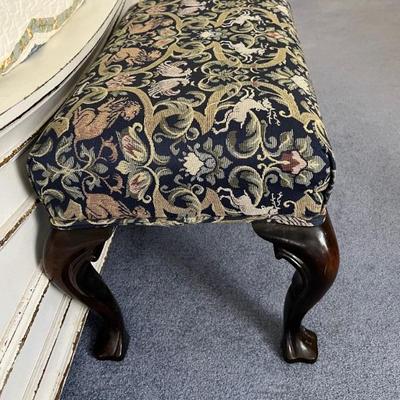 Elegant footstool