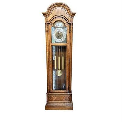Lot 008-001  
Vintage Howard Miller Clock Company Tall Grandfather Clock, circa 1977