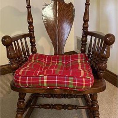 Lot 035  
Wood rocking chair with plaid cushion