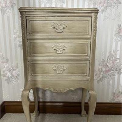 Lot 012  
Painted End Table