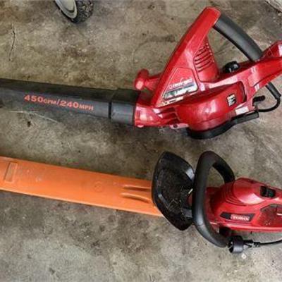 Lot 052  
Electric blower and electric hedge trimmer