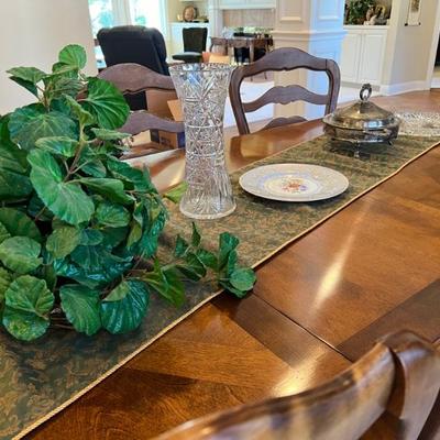 Ethan Allen dining table and 8 chairs