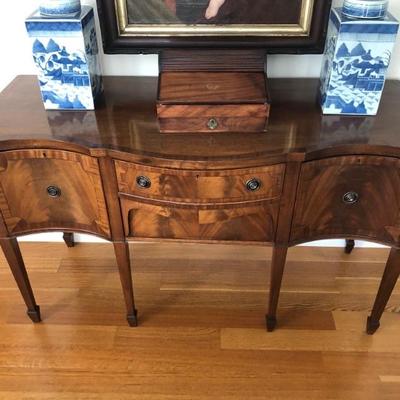 Antique Hepplewhite Style mahogany Style Sideboard or Buffet