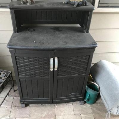Outdoor Storage Hutch
