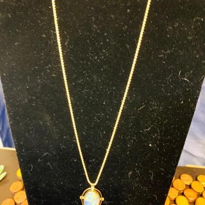 14K SOLID YELLOW GOLD NECKLACE 20" LONG WITH SOLID YELLOW 14K GOLD PENDANT WITH STONE