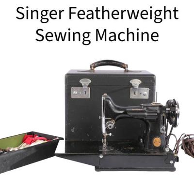 Vtg Singer Featherweight Sewing Maching