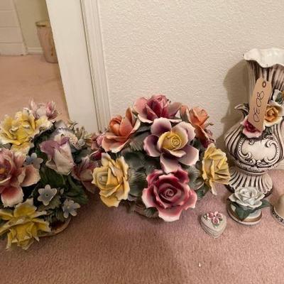 #8030 â€¢ Flower Decor, Vase, Bell and Jar
