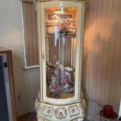 #2016 â€¢ Vintage French Italian Light Up Display Cabinet
