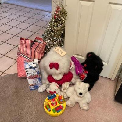 #3018 â€¢ Stuffed Animals, Toy, Light Bulbs and Christmas Decor
