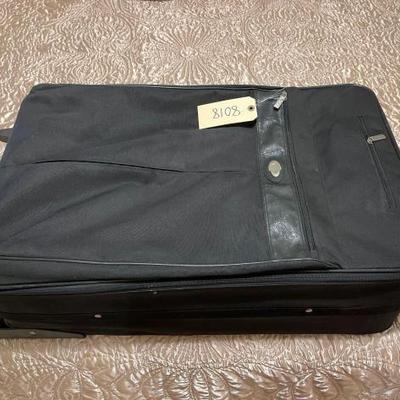 #8018 â€¢ Concourse Suitcase
