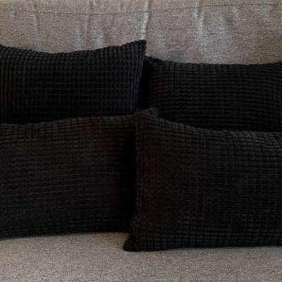 FTK035- Assorted Throw Cushions