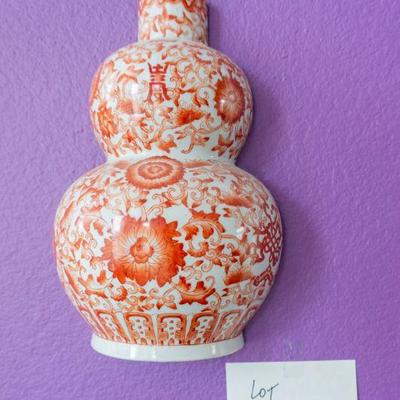 191	2Pcs Gumps Wall Vases	$40.00
