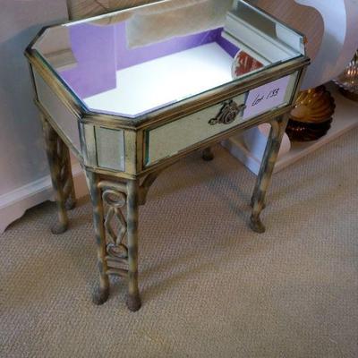 133	Mirrored Accent Table w Drawer (Dim 25