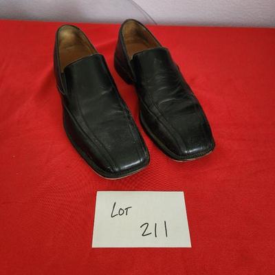211	Mezlan Maranello Square Toe Black Shoes Size 11M & 11.5M Intentional Mismatch	$20.00