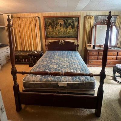 AHT200- Wooden Ornate Four Poster Queen Bed Frame