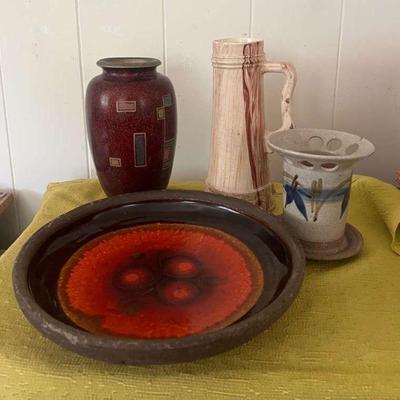 AHT057- Assorted Pottery & Ceramic Vases