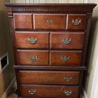 AHT192- (5) Drawer Cherry Wooden Dresser