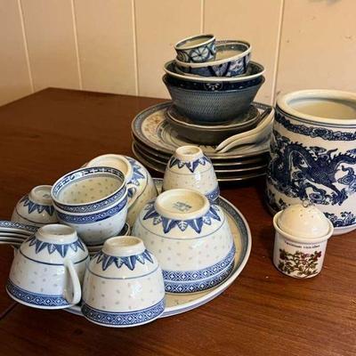 AHT149- Vintage Chinese Rice Grain Pattern Porcelain Set