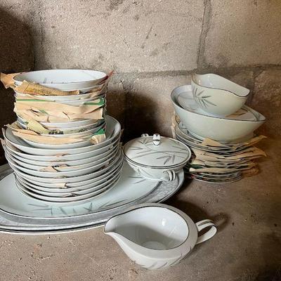 AHT308- Vintage Noritake China Dinnerware 