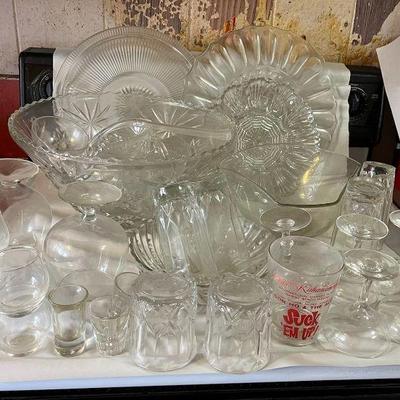 AHT007 Mystery Lot Of Vintage Glassware 