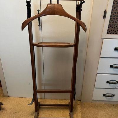 AHT219- Vintage Wooden Gentleman's Valet