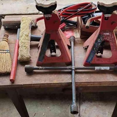 AHT373 - 2-Ton Jack Stands